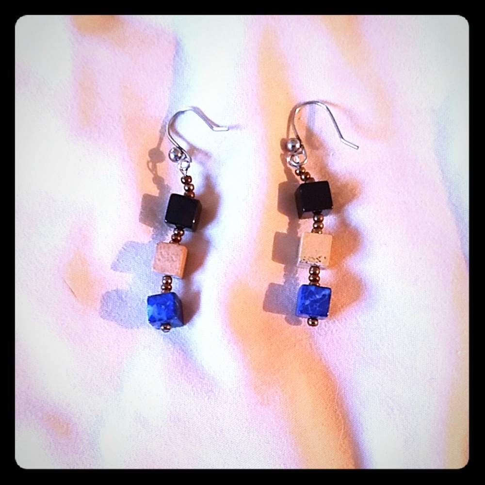 Chico's Blk, Tan & Blue Earrings NWOT